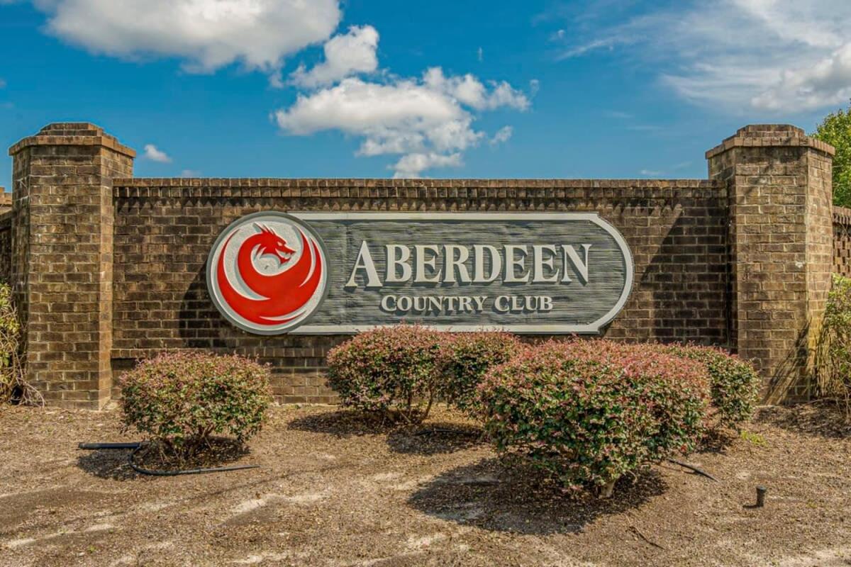 Aberdeen Country Club Vila Longs Exterior foto